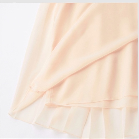 Uniqlo Pleated Sleeveless Chiffon Top - Picture 4 of 7